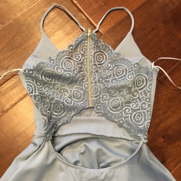 Dress and Accessories Bundle - Picture 3 of 6